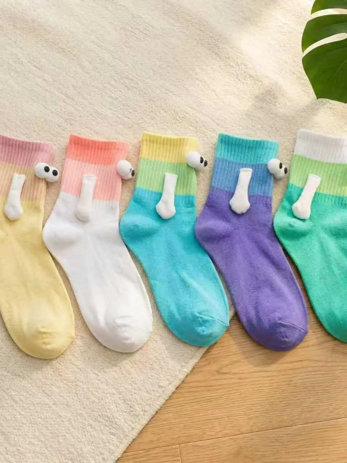 Gradient Rainbow 3D Eye Ankle Socks, Fun Cartoon Elastic Polyester Socks, Soft Cute Girl Daily Wear Socks, Fashionable and Comfortable