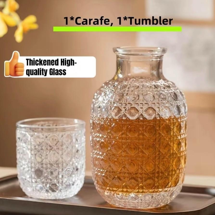 Premium Vintage Embossed Glass Bedside Carafe & Tumbler, Large Capacity Ins Style Thickened Explosion-Proof Pitcher with Dustproof Inverted Cup, Reusable Heat Resistant Stylish Drinkware Beverage Glassware for Home Living Room Hosting Office