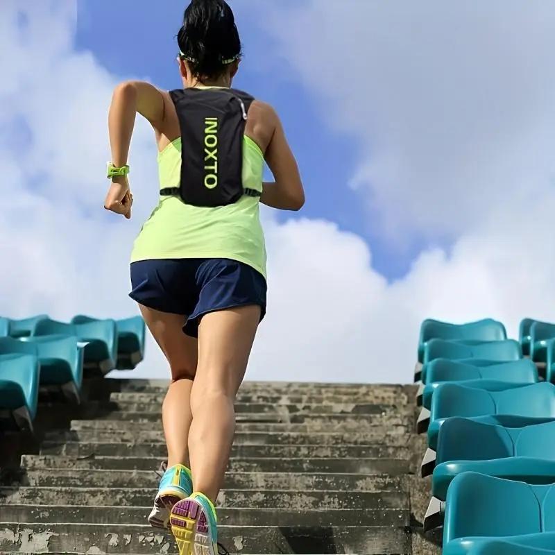 Running Hydration Vest Backpack, Lightweight Insulated Pack Bag, Sports Backpack, Daypack for Jogging Hiking Trail Running Training Cycling Race Marathon, Jogging Equipment,Large Capacity Comfortable Fit Running Backpack for Outdoor