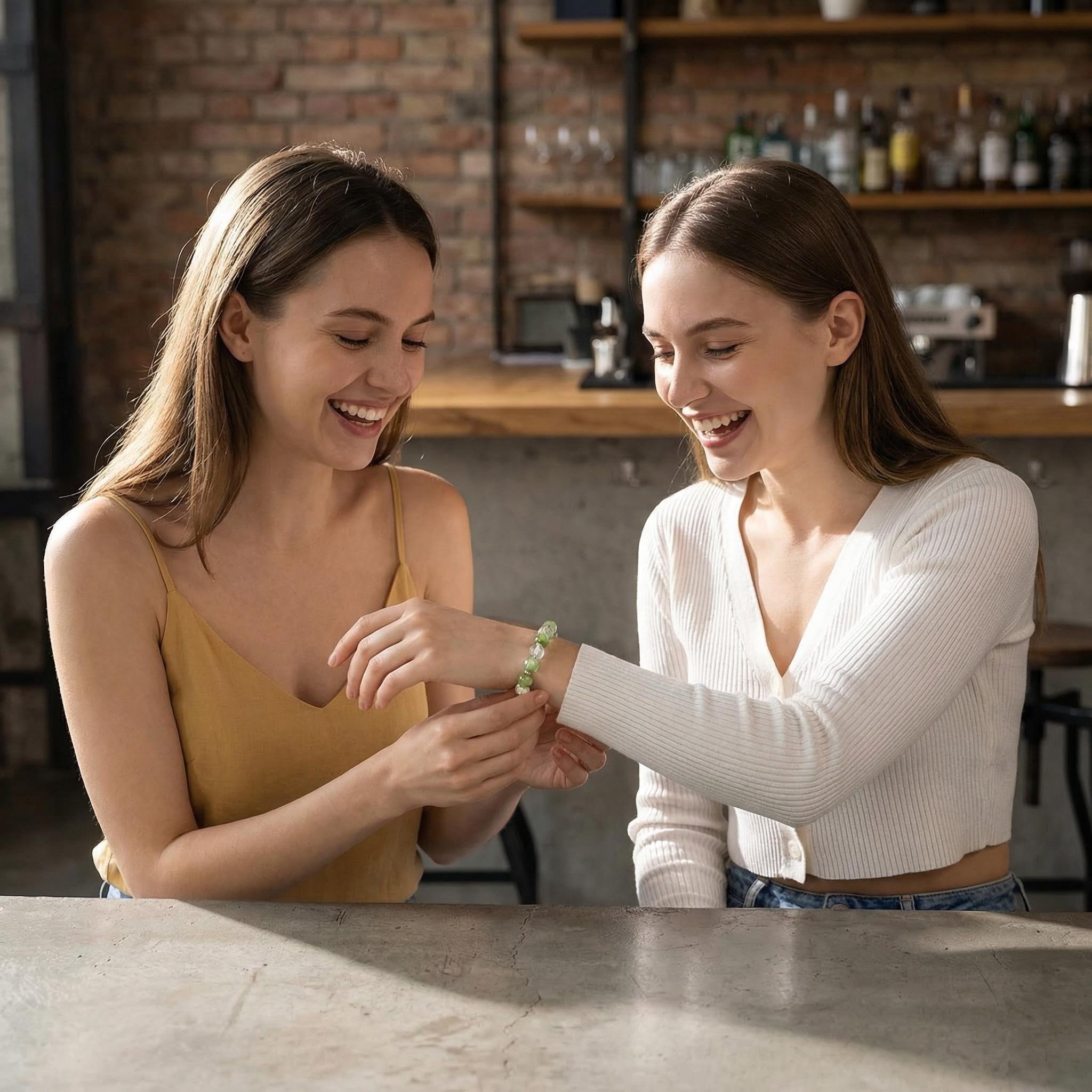 Hoexe Green Crushed Bead Bracelet Unisex Fashion Convenient Comfortable Daily Life Decorative Bracelet