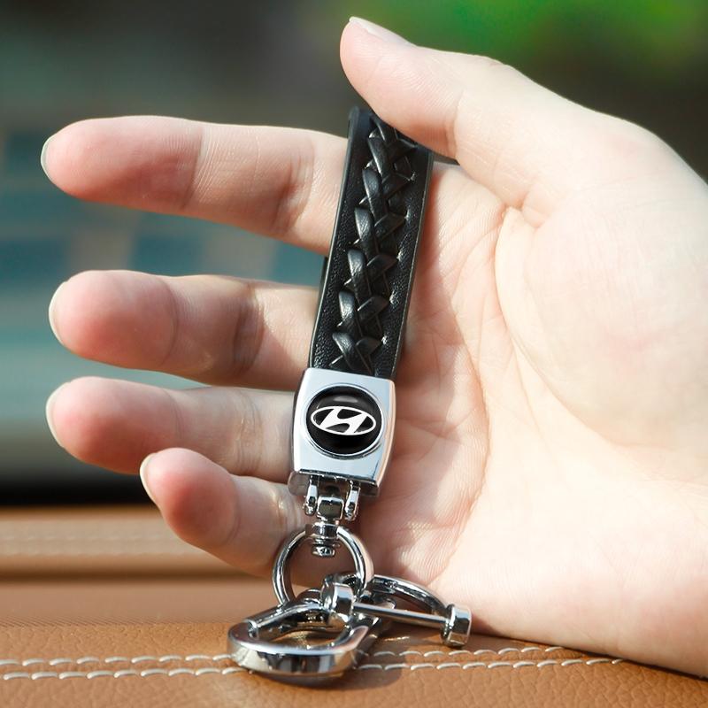 Hyundai Car Logo Leather Keychain, Woven Leather Strap Design, Metal Clip Key Holder, Durable Alloy Car Key Ring, Fashionable Alloy Keychain