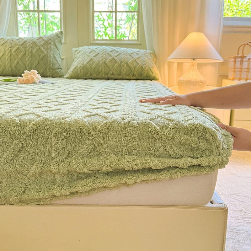 King Queen Size Diamond Pattern Bed Sheet Set, Soft Washable Fabric, Deep Pocket Design, Includes 1 Fitted Sheet and 2 Pillowcases #GLOBAL PICKS