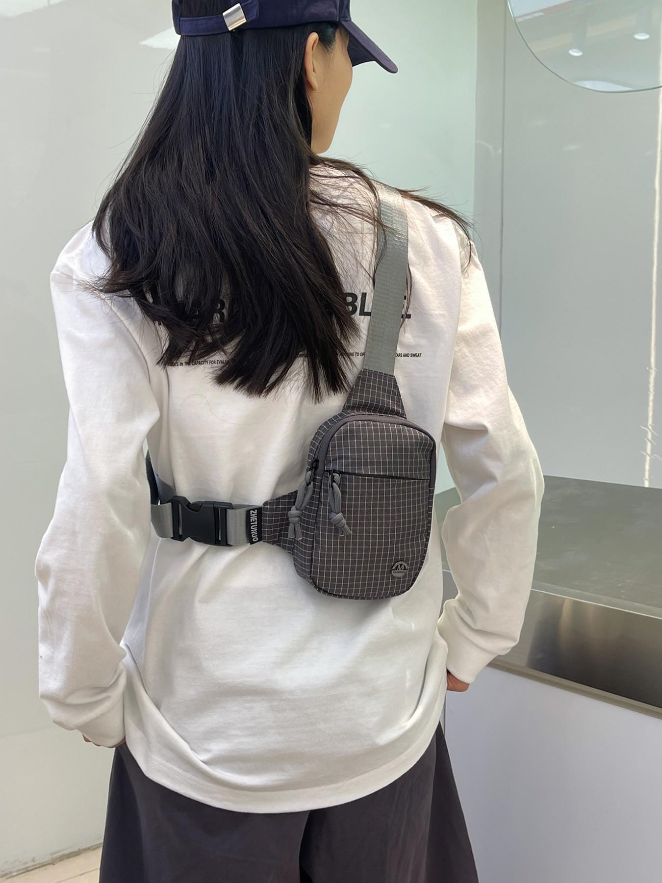 New Trendy Fashion Unique Design High-End Texture All-Season Outdoor Commute Versatile Travel Personality Casual Plaid Small Bag, Lightweight Unisex Multifunctional Shoulder Crossbody Bag