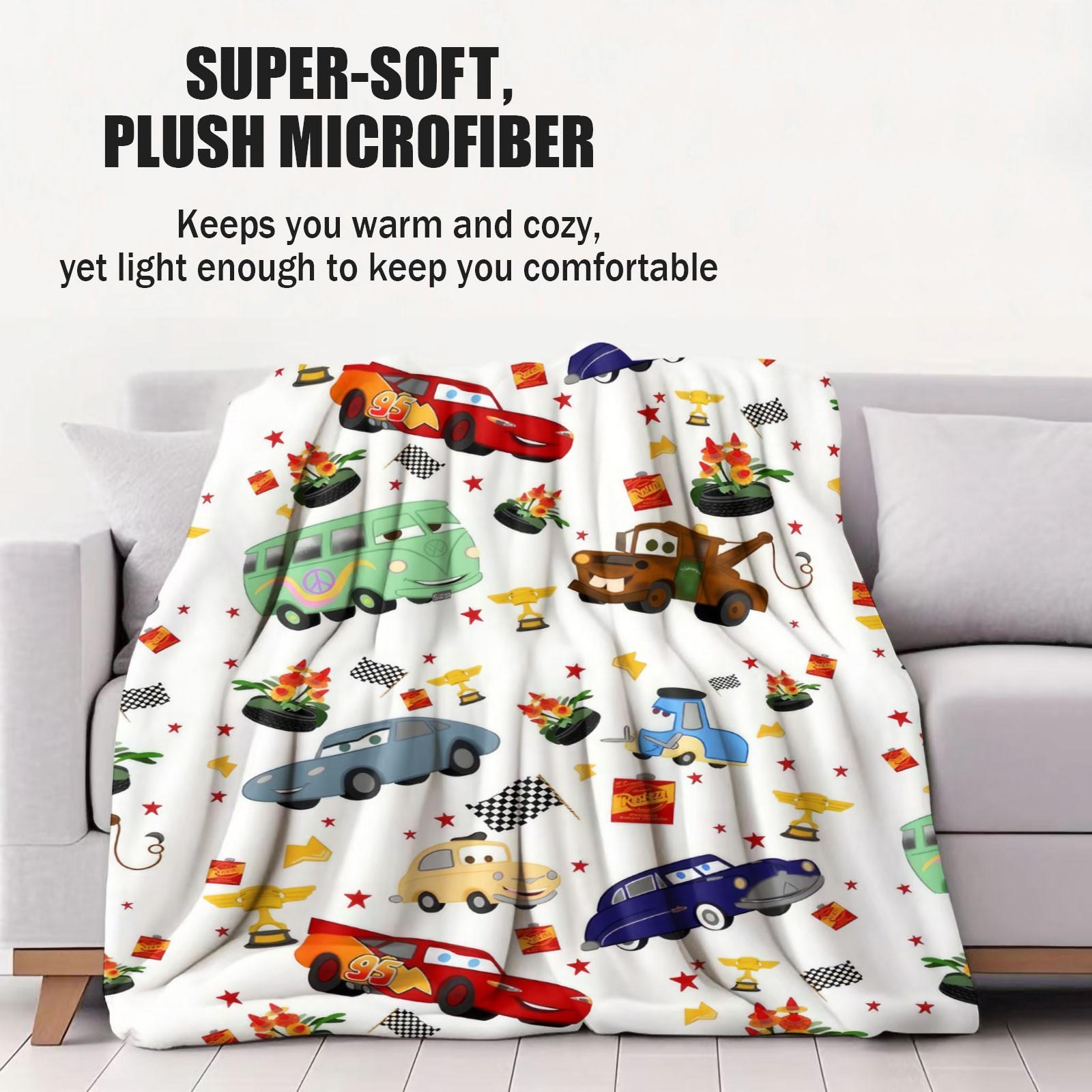 Cartoon Race Car Print Flannel Blanket, Fun Trophy & Checkered Flag Themed Throw Blanket, Cozy Soft Warm Blanket with Cute Vehicle Details, Ideal as a Playful Gift Blanket for Kids & Racing Fans
