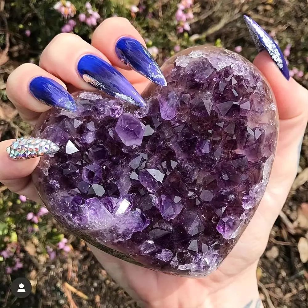 A+ Grade Raw Amethyst Heart Cluster Carving (300-450g) - Natural Crystal Jewelry Accessory, DIY Creative Gift, Home Collection Art Decoration for Crystal Enthusiasts