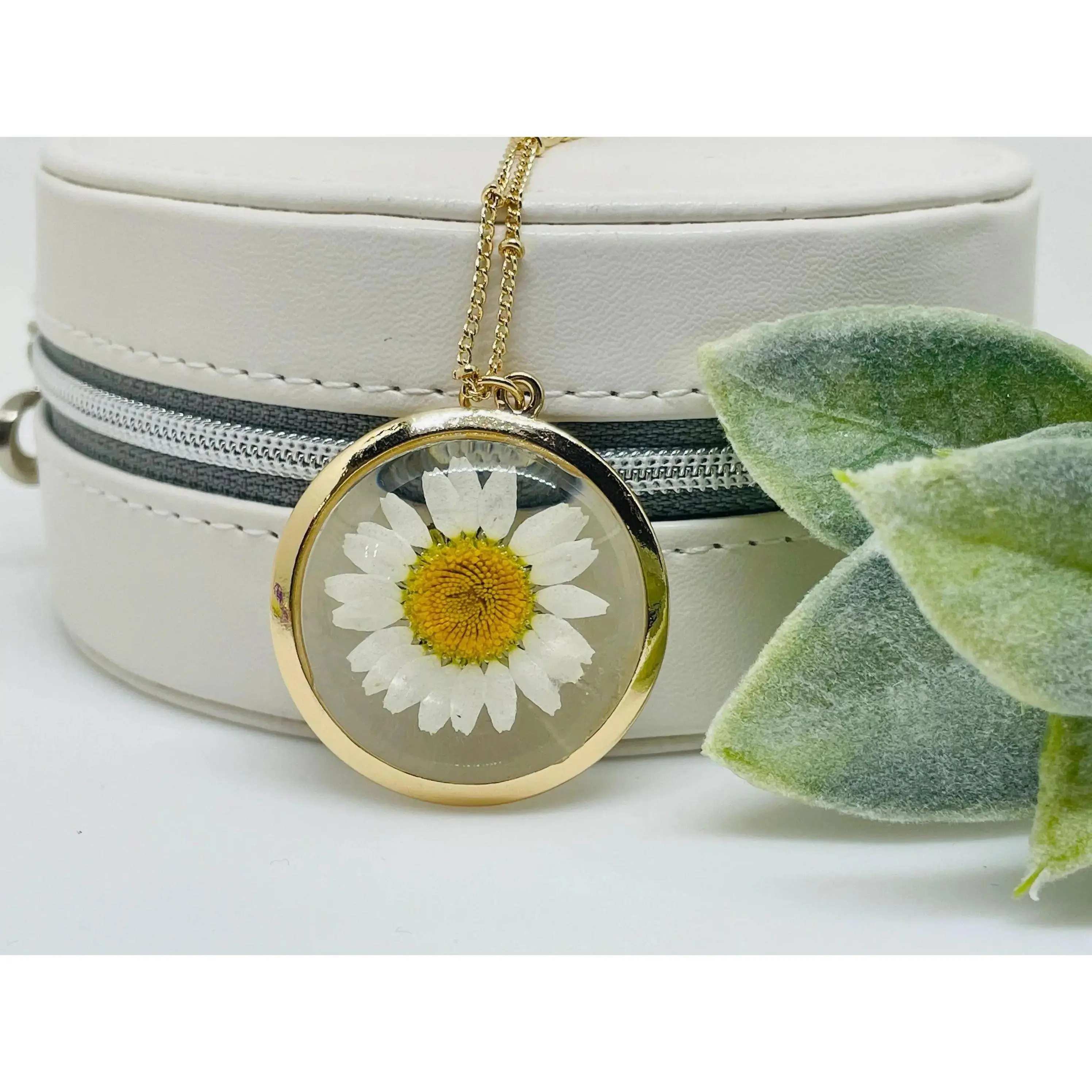 Pressed Flower Daisy Necklace