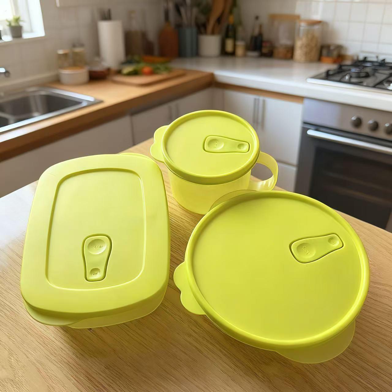 Three-Piece Lunch Box Set, Bento Box with Dividers, Microwave Safe Bowl with Heat-Resistant Handle, Easy to Clean, Ideal for Work and School