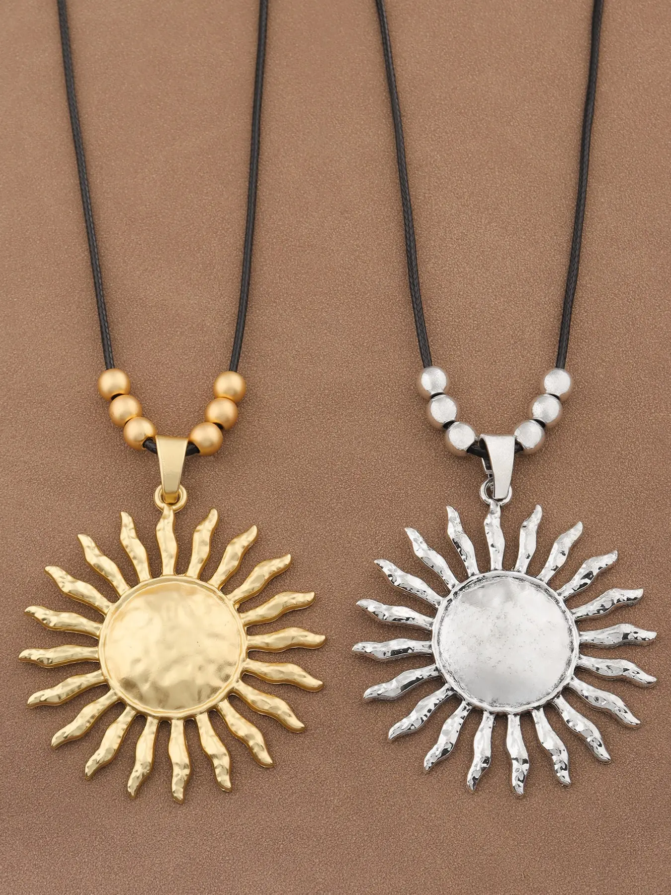 1pc Exaggerated Sunflower Beaded Boho Pendant Necklace, Fashionable Creative Designed Luxury Long Wax Rope Boho Necklace,Matte Gold & Silver Color, Suitable For All Seasons Wear