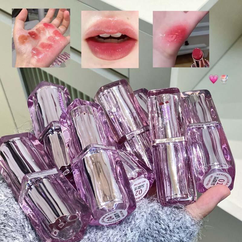 Highly moisturizing lipstick provides long-lasting hydration and repair for dry lips. The smooth, creamy texture applies easily, offers rich color payoff, and is long-lasting and smudge-proof, creating plump, soft lips. A must-have gift for Mother's Day.