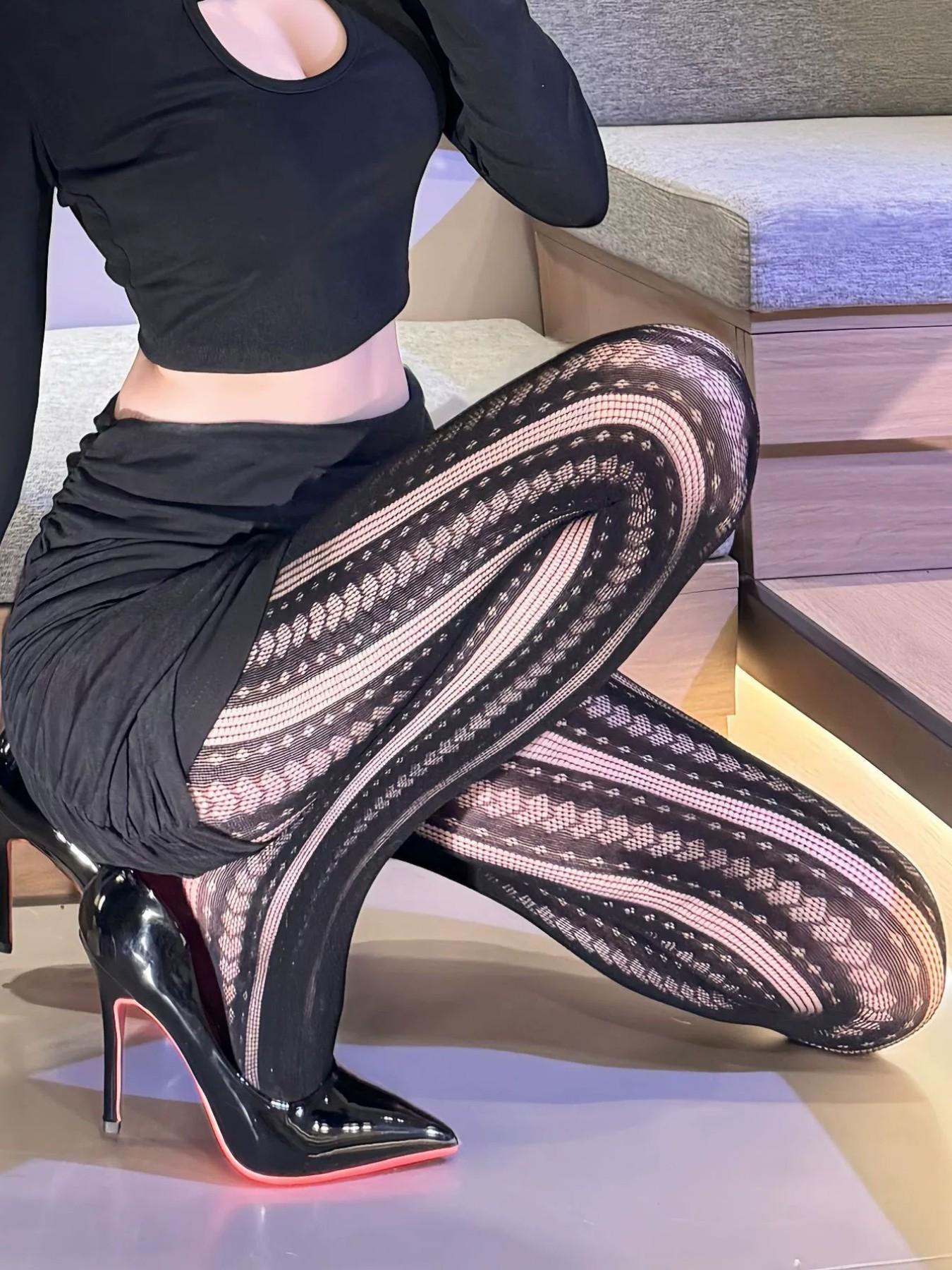 Women's Hollow Out Mesh Stockings, Sexy Vintage Underwear Socks, Fitted Boho Style, Plant Pattern, Made in China