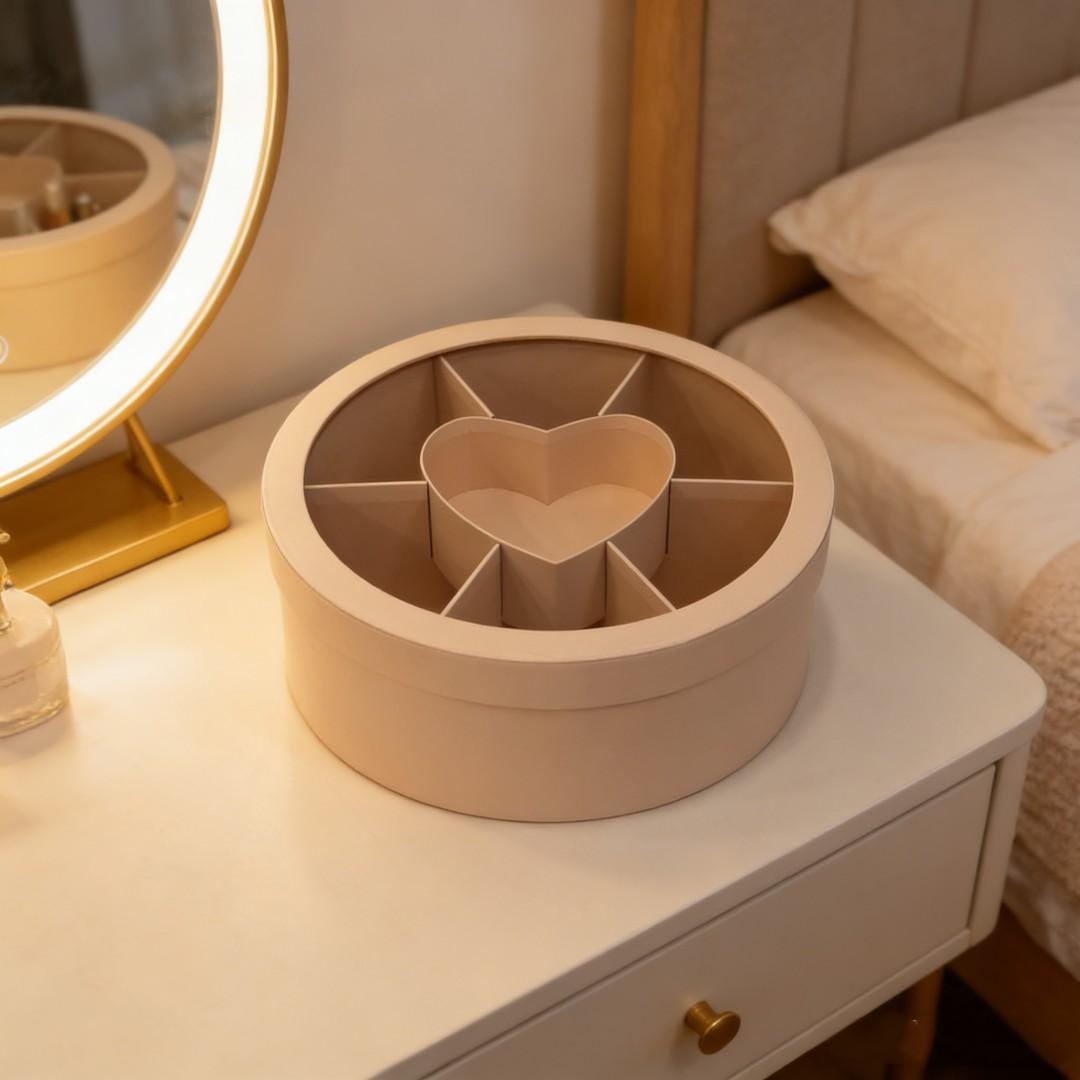 1count Round Fruit Box, Valentine's Day Gift Box for Girlfriend, Sweet Candy Chocolate Holiday Gift Box, Perfect Present for Special Occasions