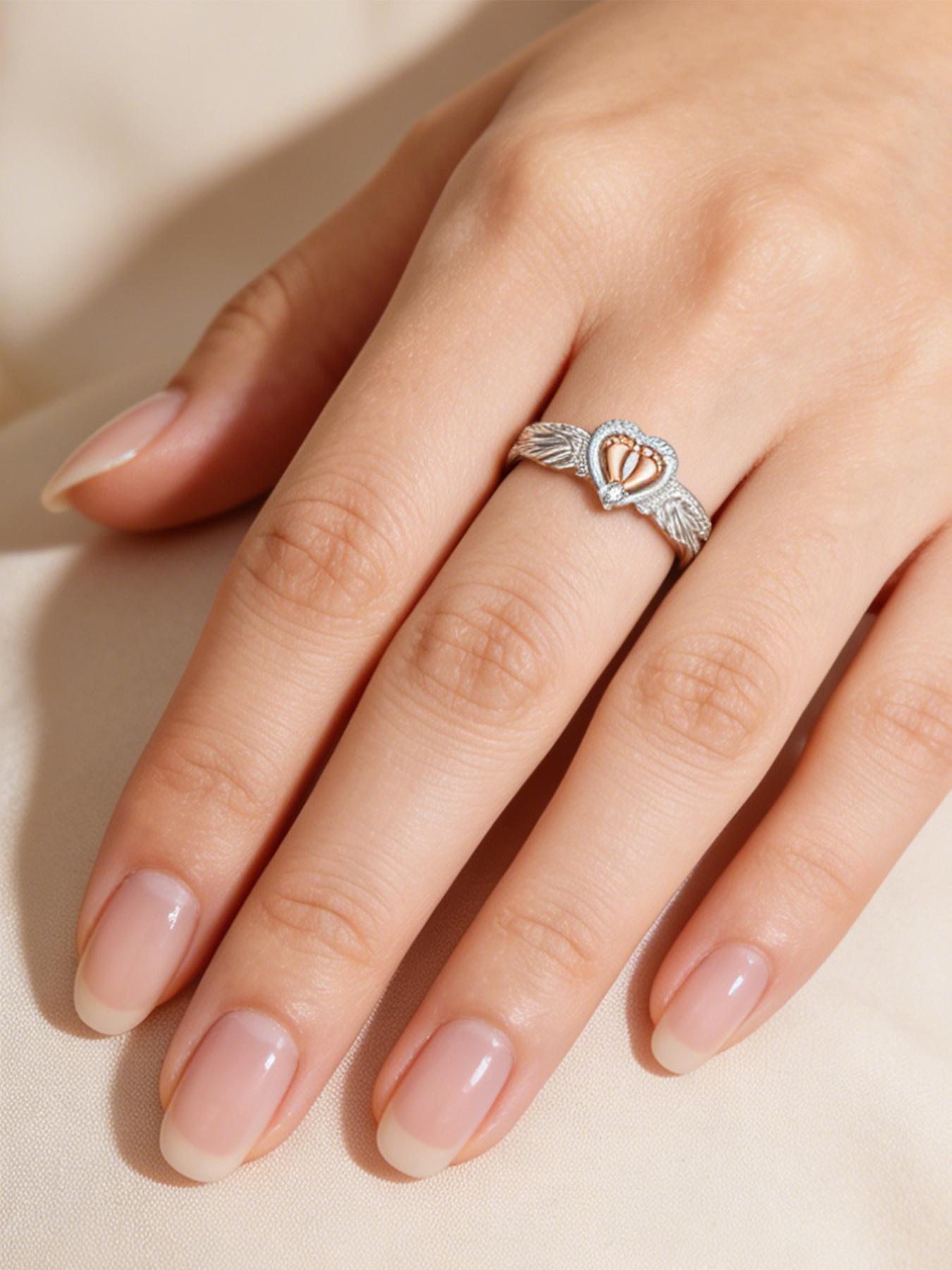 Angel Ring Mom's Edition, Angel Wings Baby Footprint Heart-shaped Ring - A commemorative piece of jewelry for those who have lost a baby, a meaningful gift for mothers as a token of sympathy, a Mother's Day present.