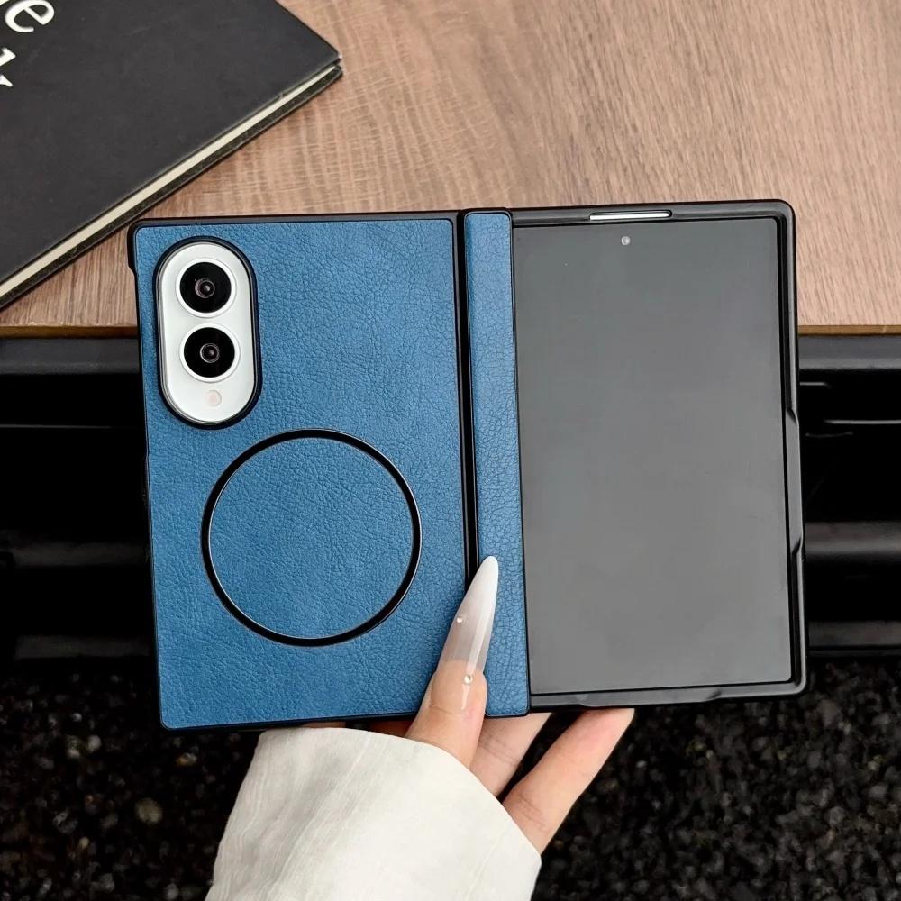 For the Galaxy Z Fold 8 Ultra/7/6/5/4, a luxurious faux-leather MagSafe Protective phone case featuring a spring-hinged shock-absorbing back cover
