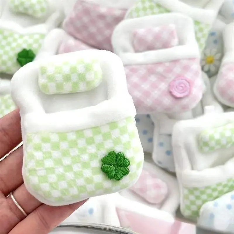Cute Clover Plush Bed Nook, High Aesthetic Mini Doll Storage Nest, Fun Soft Toy Organizer, Ideal Choice for Collectors
