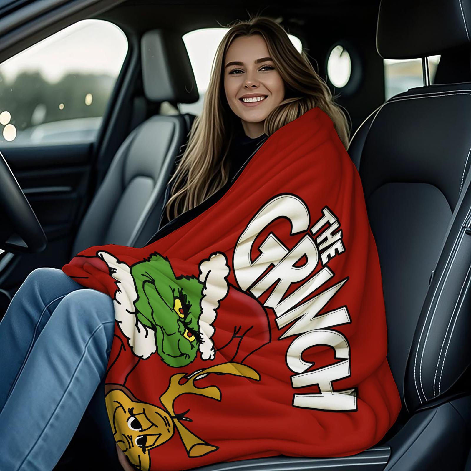 Christmas Grinch and Max pattern digital printed blanket, suitable for nap time blankets, is the perfect holiday gift for children, a single-sided printed blanket