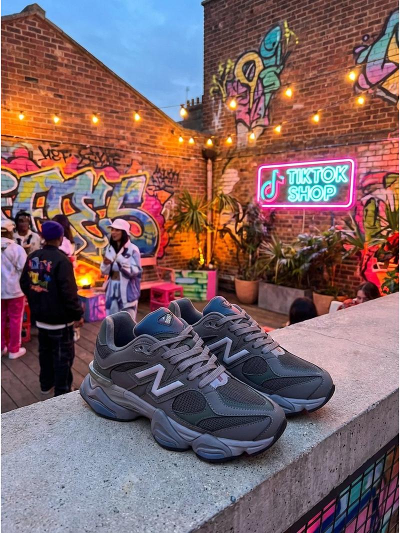 ‘Utility Aesthetics Hidden in Plain Street Sight’ | Urban Functional Chunky Kicks Landed ‘Functional Design Blended into the City Backdrop’ | Durable & Stylish Daily Solution ‘Letting Style Invisibly Support Every Departure’