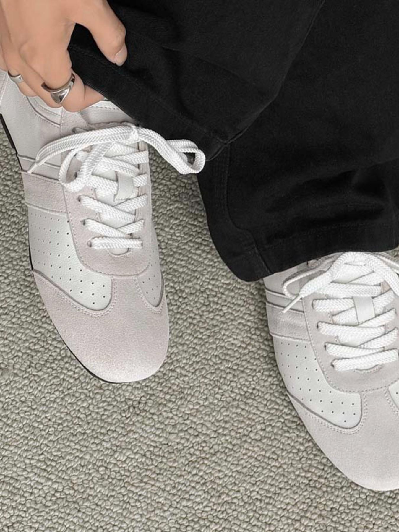 Men's Casual Leather Sneakers, Breathable Perforated Design, Low Top Lace-Up Shoes, Retro Style, Vintage Casual Shoes, Sizes 38-46, Ideal for Daily Wear, Flat Trainers