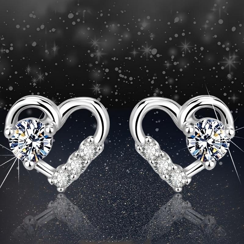 1 Pair of Women'S Silvery Heart-Shaped Earrings, Copper Inlaid with Synthetic Zirconia, Fashionable, Luxurious, And Noble, Suitable for Female Friends' Celebrations, Parties, And Banquets, Valentine'S Day/Christmas/New Year Party Gifts