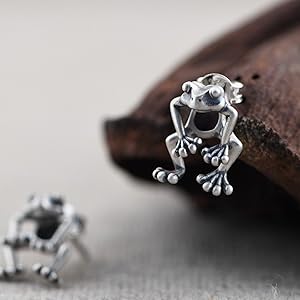 Frog Earrings for Women Cute Stuff Vintage Frogs Shaped Stud Earring Funny Cute 3D Animal Earrings Whimsical Jewelry Unique Gifts for Women Mothers Day Gifts