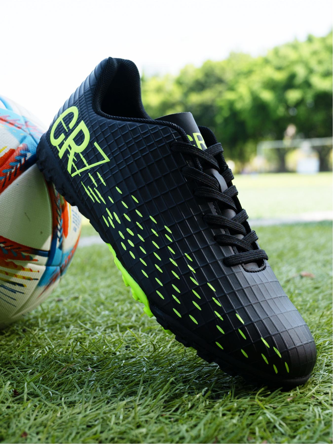 1 Pair Parent-Child Pink White Gradient Long & Short Studs Football Shoes Sweet Cool Competitive Style Breathable Mesh Strong Grip Multi-Ground For Parent-Child Football Training And Matches