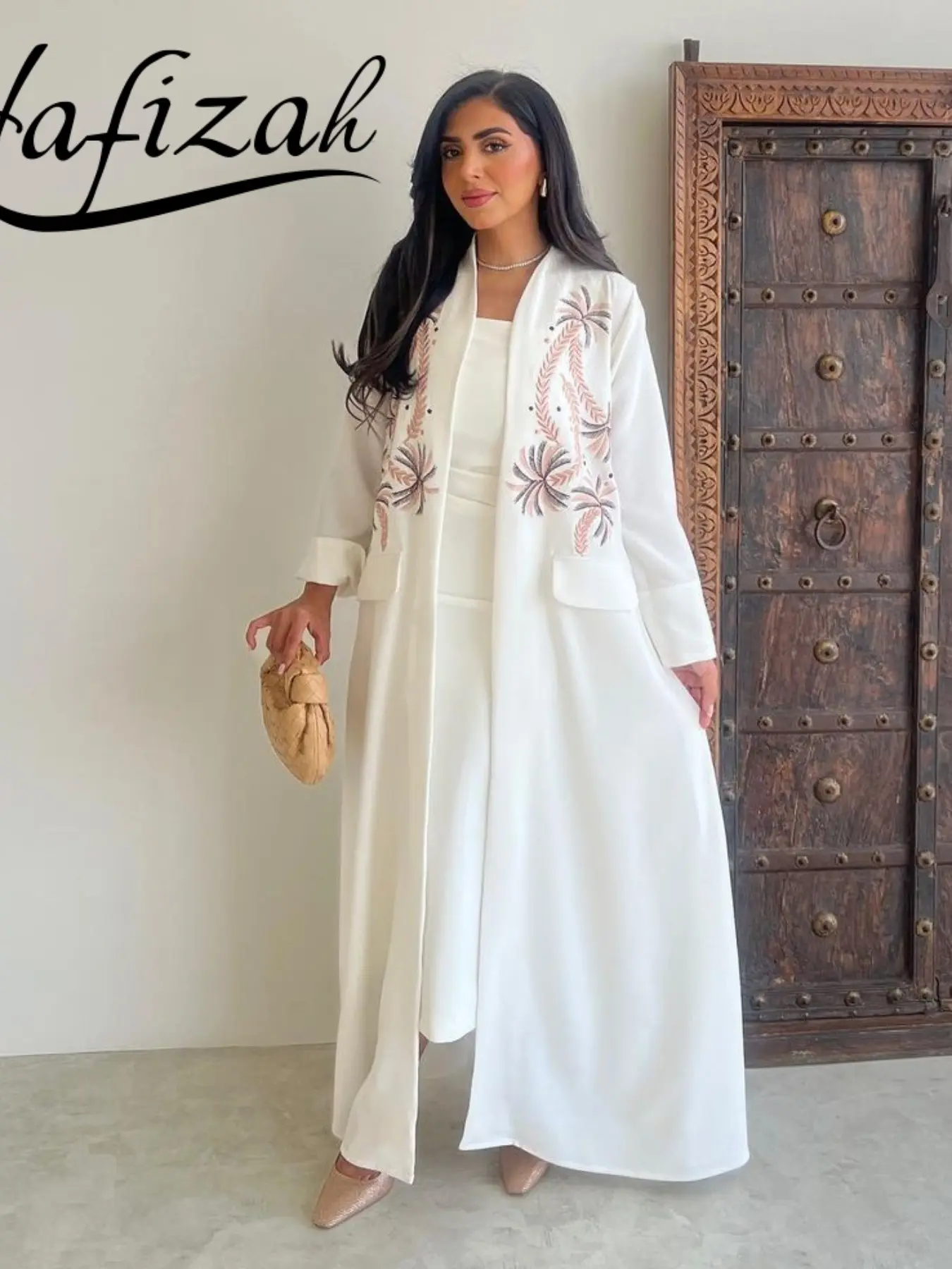 Elegant Embroidered Floral Embellished Abaya Women's Dress, High-End Cape Long Robe, Floral Details, Long Sleeve Islamic Fashion, Ideal for Ramadan and Eid