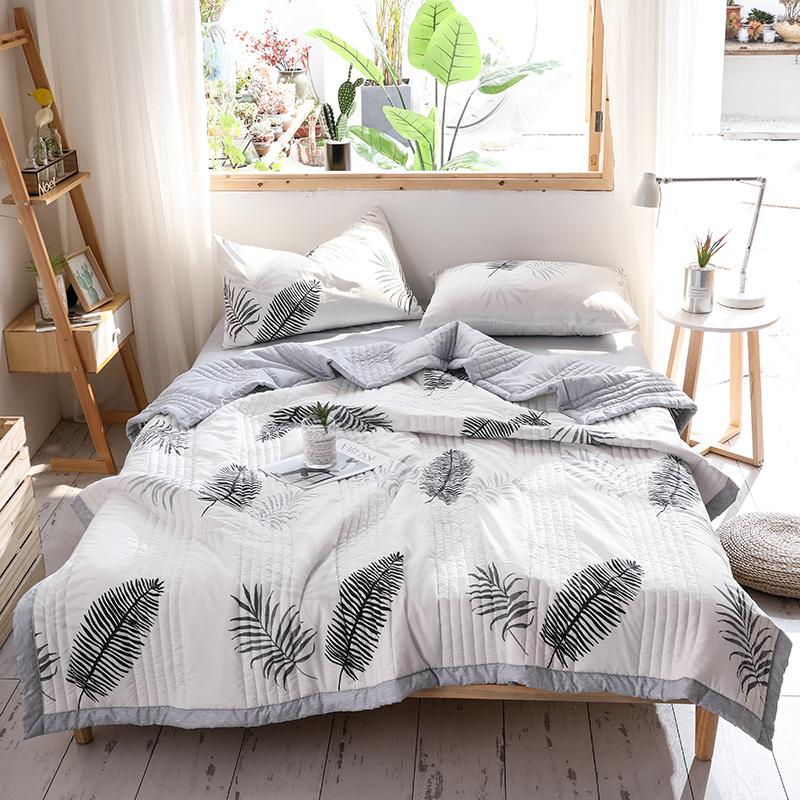 Floral Print Summer Quilt, 1 Count Soft Skin-friendly Organic Cotton Air-conditioning Quilt, Soft Lightweight Quilts, Thin Comfortable Bedding for Home Bedroom Living Room, Floral Coverlet Bedding