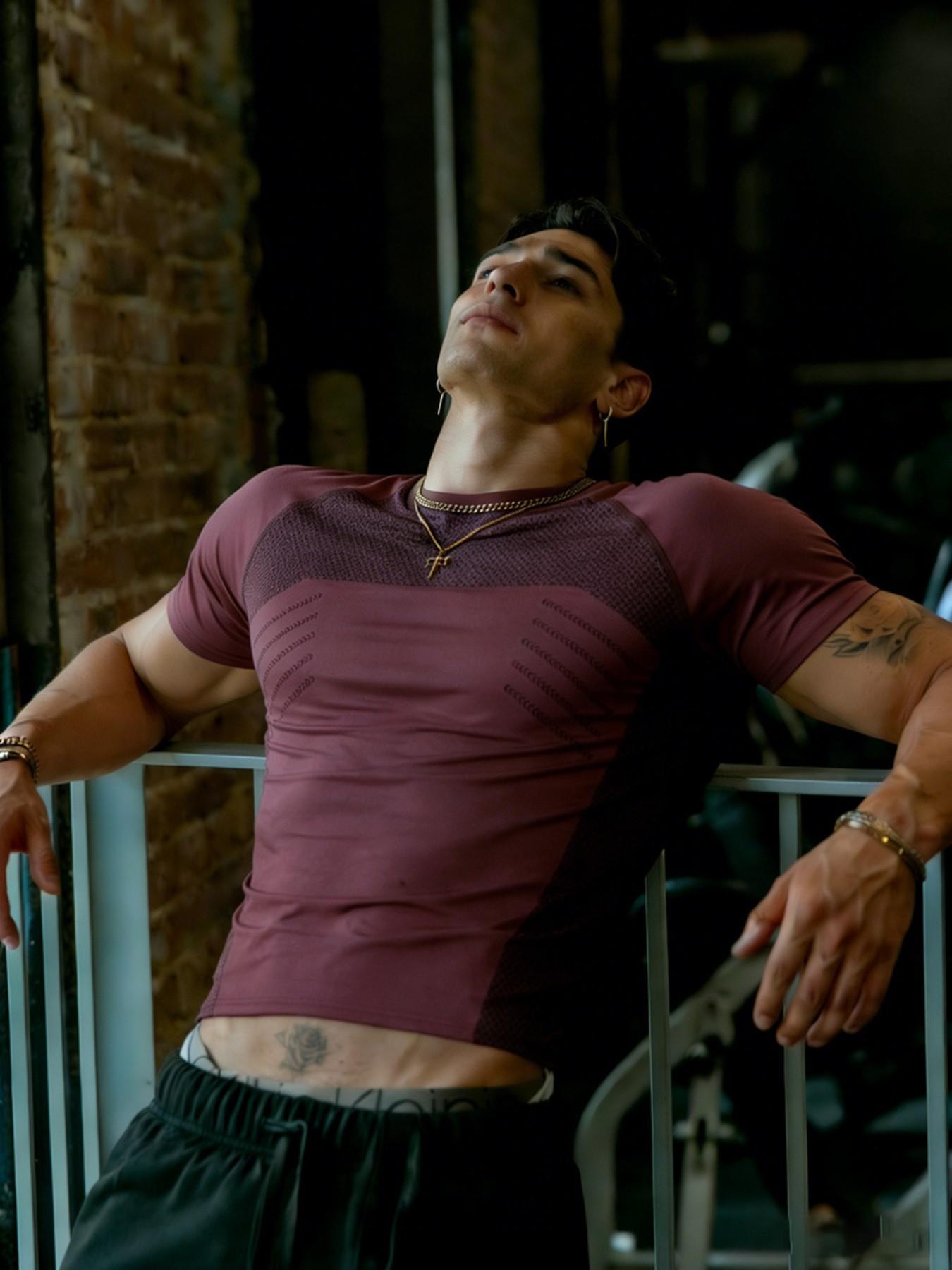 Men's Fitness Top, Sporty T-Shirt, Tight-Fit High Elasticity Training Gear, Cycling Apparel, Short Sleeve Gym Wear