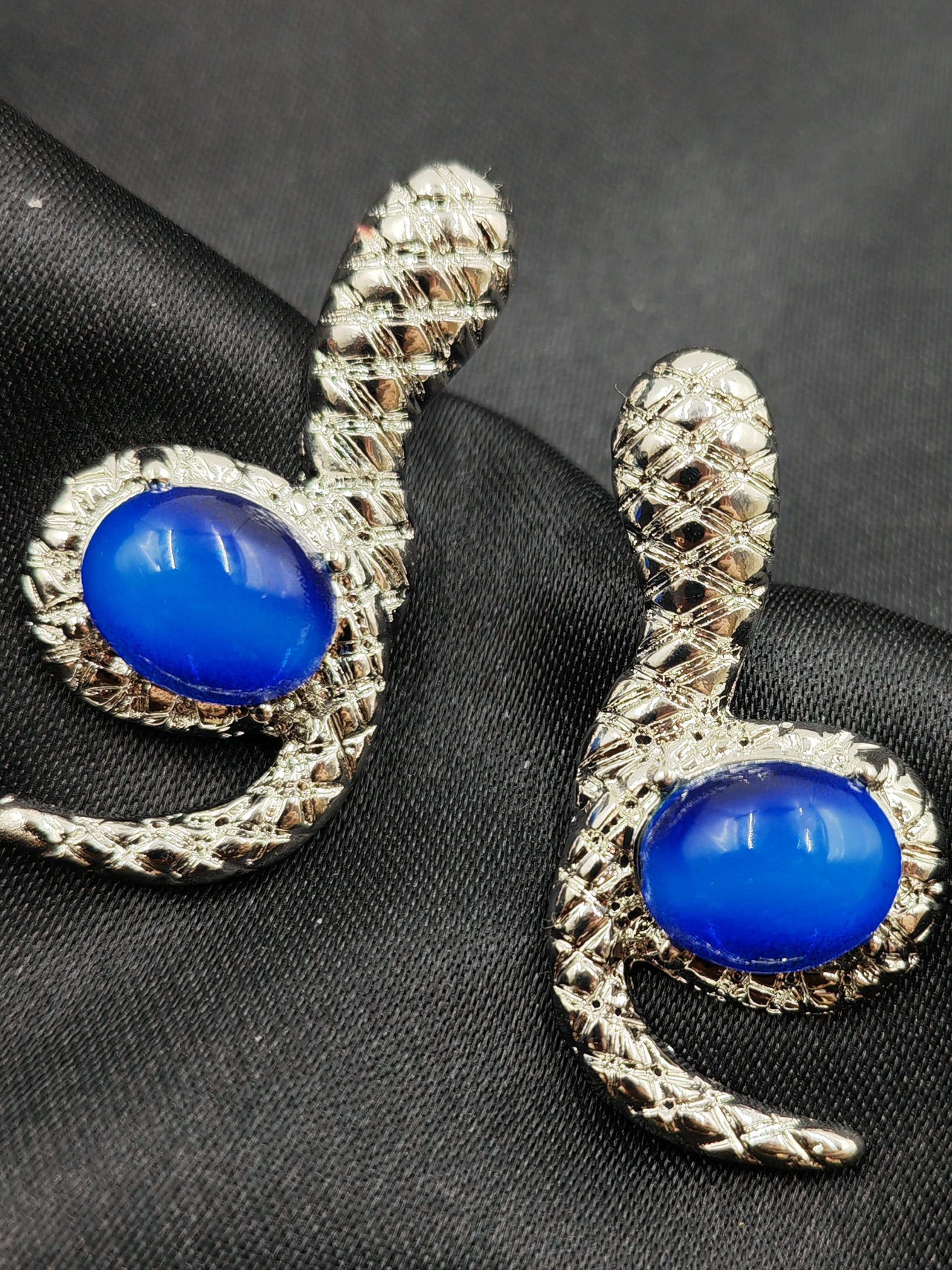 Vintage Snake Shape Blue Agate Stud Earrings, Unique Design High-End Jewelry, Luxurious Snake Pattern Gemstone Ear Rings