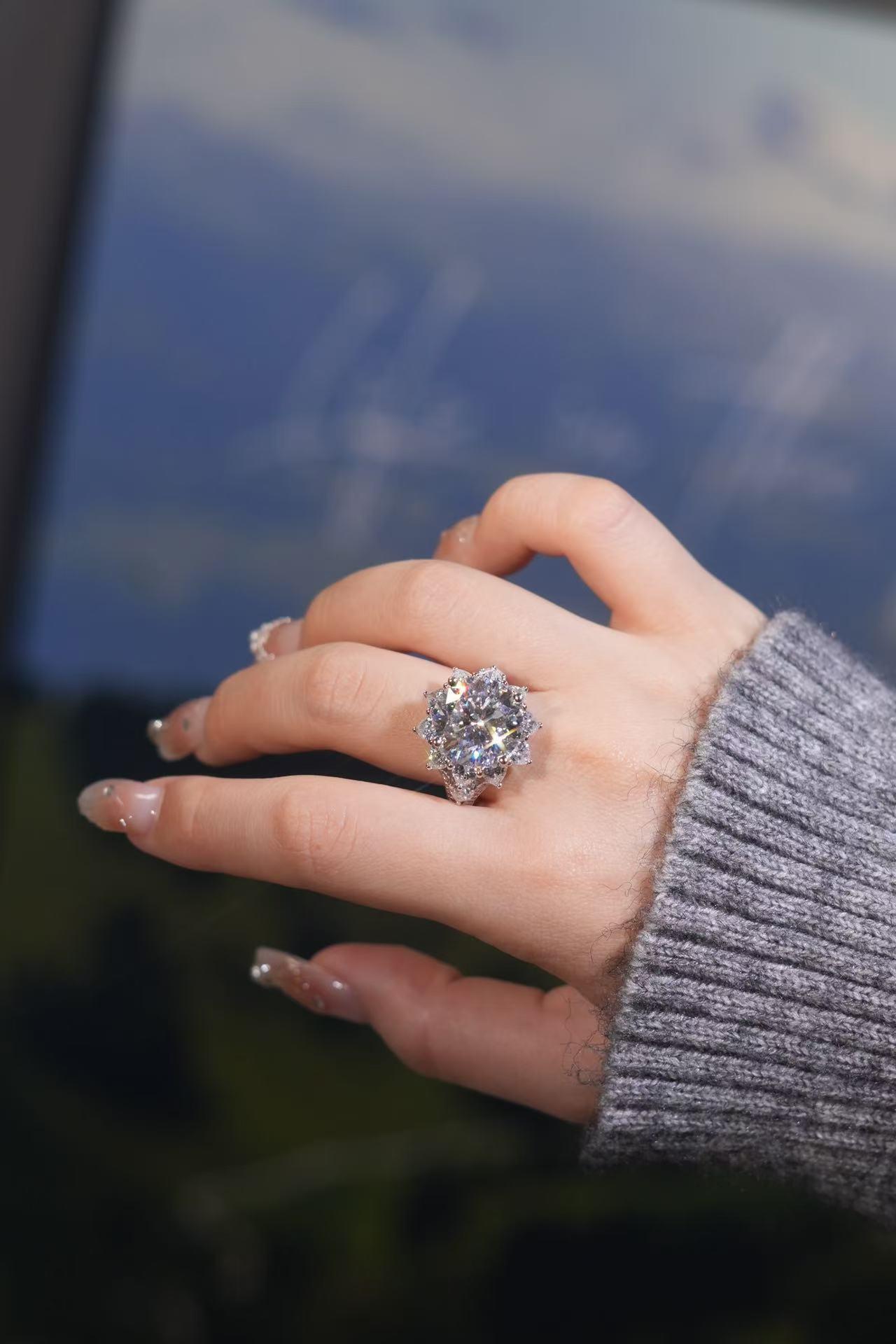 【Floral Queen】2CT/3CT/10CT Glamorous Floral Ring  Moissanite Rings in 925 Sterling Silver