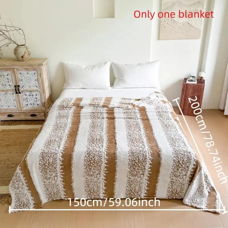 Wool cashmere nap blanket, comfortable and warm, suitable for use on sofa beds or office chairs.A lightweight and skin-friendly cover perfect for travel camping or at home. Great gift choice forfamily and friends