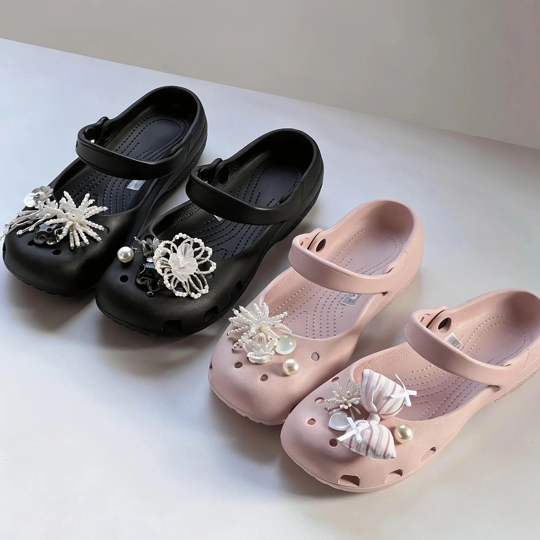 Summer New Women's Cute Ballet Hole Shoes Retro EVA Outer Wear Mary Jane Shoes Anti Slip Outdoor Beach Sandals