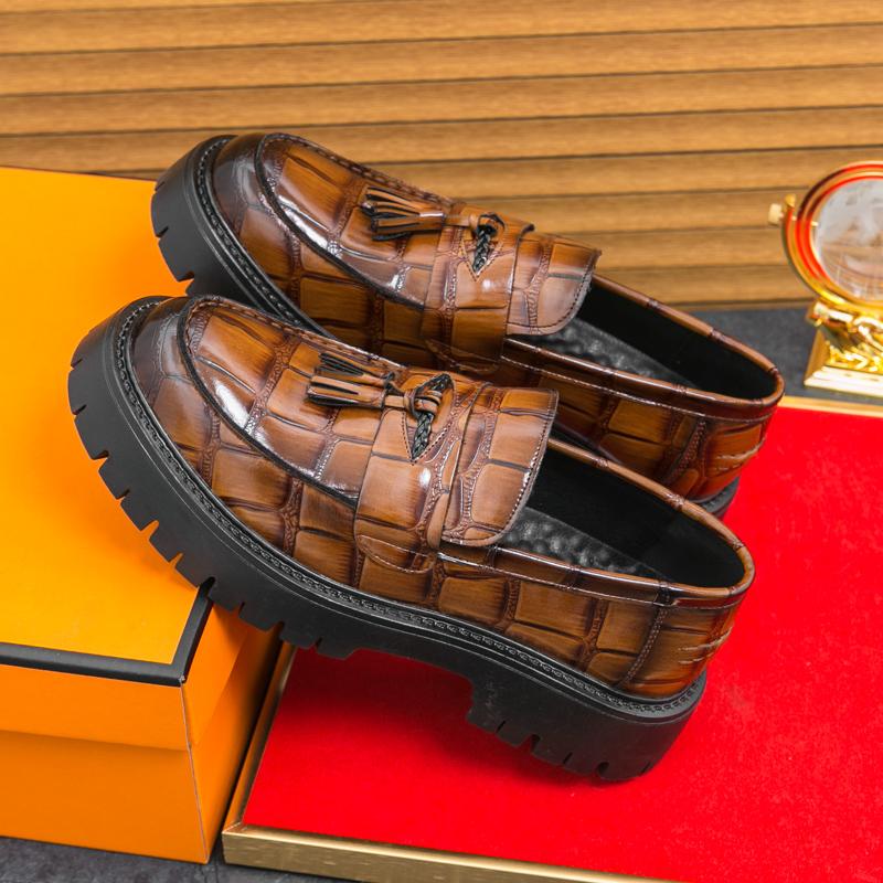 Ubetif Men's 2025 Fashionable Casual Tassel Decor Leather Slip-on Shoes,  Exquisite appearance Loafers, Simple Design Elegant Plain Round Toe Loafers, Business Style Temperament Flats for Daily Wear, MenShoes, Office Shoes, Valentine's Day, Gift for Him