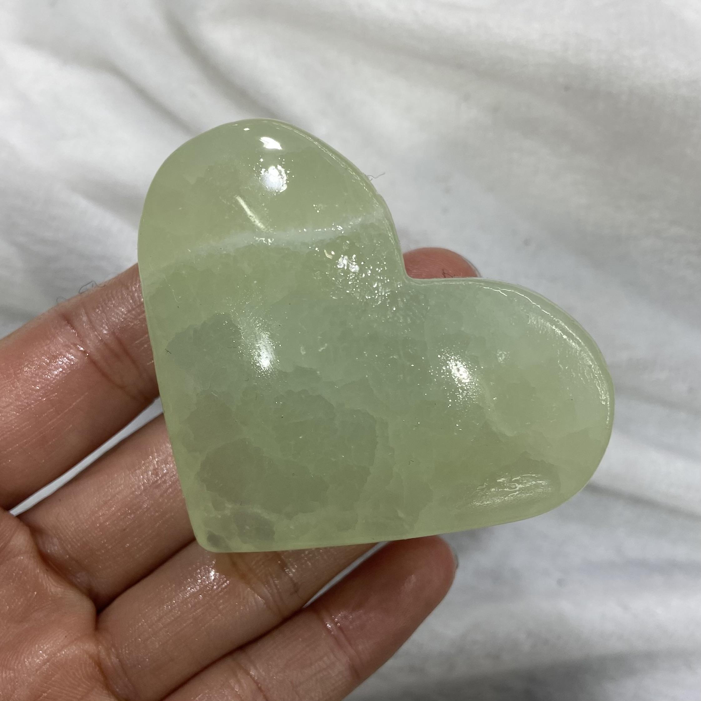 1 count Natural Green Onyx Calcite Heart Stone And Crystal mineral Healing Crystal 57-63mm