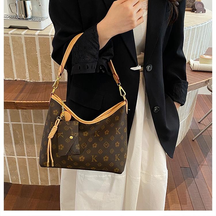High-End Large Capacity Bag for Women, Practical Vintage Floral Crossbody Classic Tote with Shoulder Strap, Elegant All-Season Design
