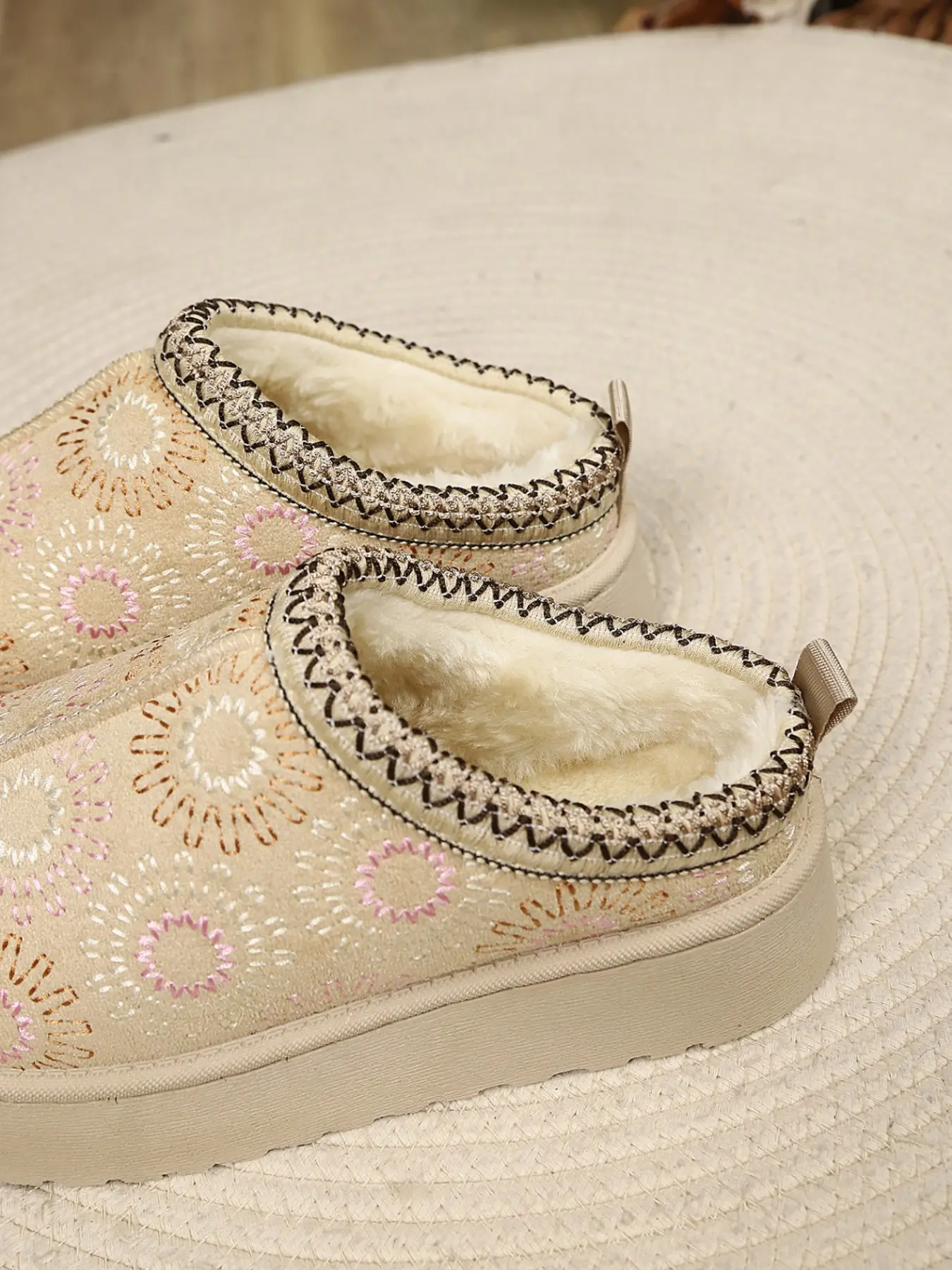 Boho Ethnic Embroidered Thick Sole Slippers for Women, Warm Fuzzy Lining, Anti-Slip, Fall & Winter, Casual Home & Outdoor Shoes