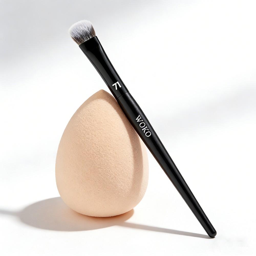 Pro71 Angled Concealer Brush, Buildable Coverage, Professional Concealer Blending, Liquid Cream Makeup Tool, Ideal for Precision Application