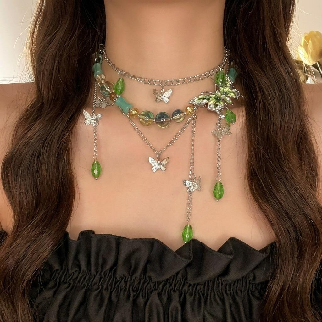 Heavy metal butterfly pendant necklace, spicy girl choker, sweet and cool retro punk necklace, tassel choker