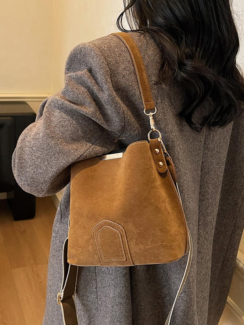 Retro fashion simple bucket shoulder bag, niche design personality lazy wind joker shoulder bag, retro texture comfortable leisure wind shoulder bag, suitable for daily travel, shopping and dating, Fashionable bucket bag