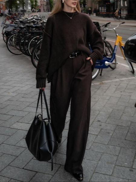 Women's Casual Knit Sweater Pullover, Minimalist Commuter Style, Elegant Fall/winter Top, High-Quality Fabric, Perfect for Daily Wear, Lightweight Knit Sweater