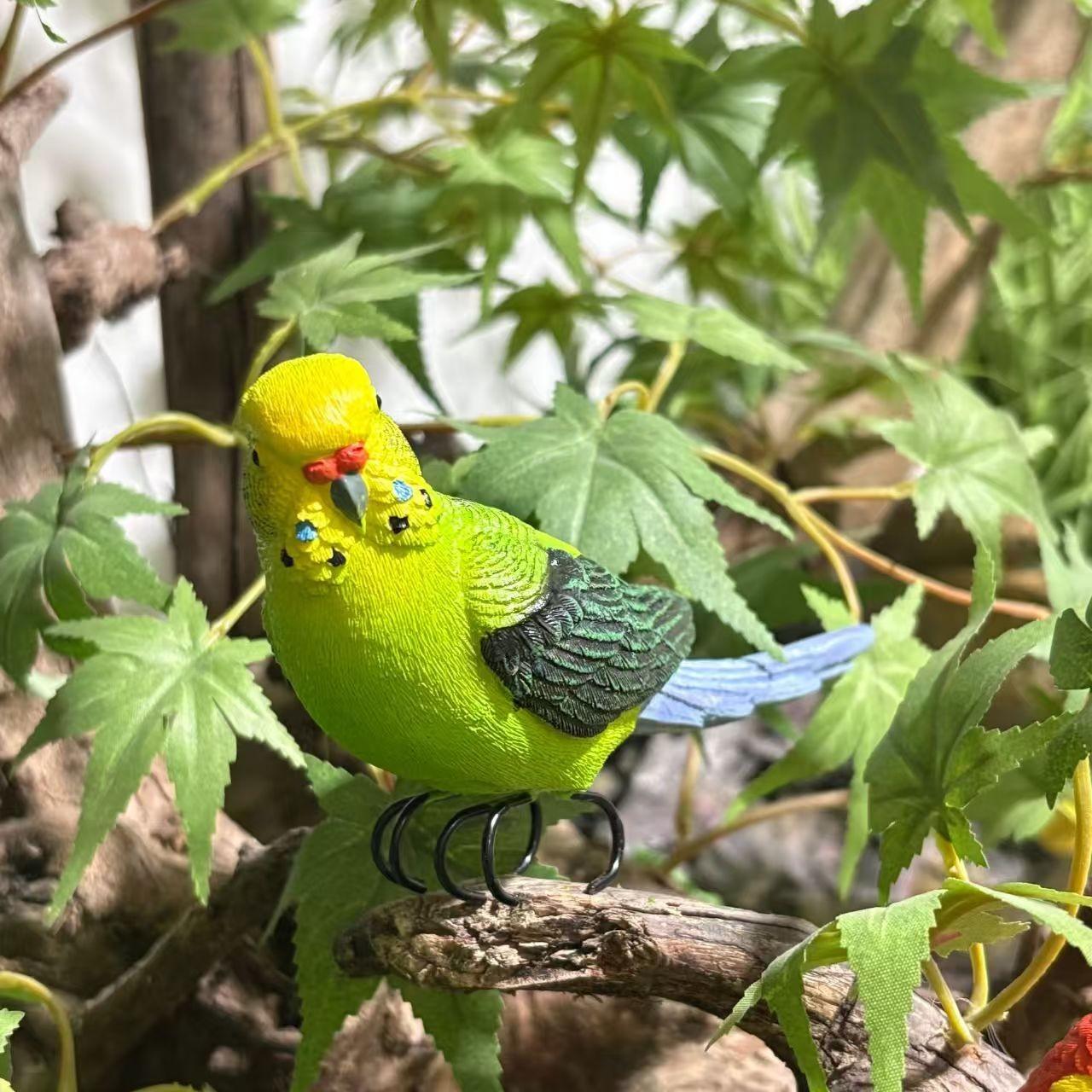 Resin Parrot Bird Home Decor Sculpture, Outdoor Garden Ornament, Durable Resin Material, Perfect for Courtyard Decoration