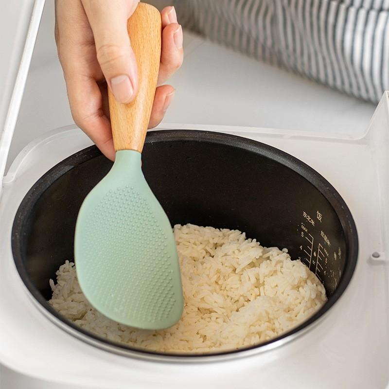 Silicone Rice Paddle with Wooden Handle, Non-Stick Heat Resistant Rice Scoop, BPA Free & Dishwasher Safe，Food-Grade Standing Silicone Rice Spoon, Non-Slip Heat Resistant, Stain-Free Rice Serving Spoon, Home Electric Rice Cooker Spoon