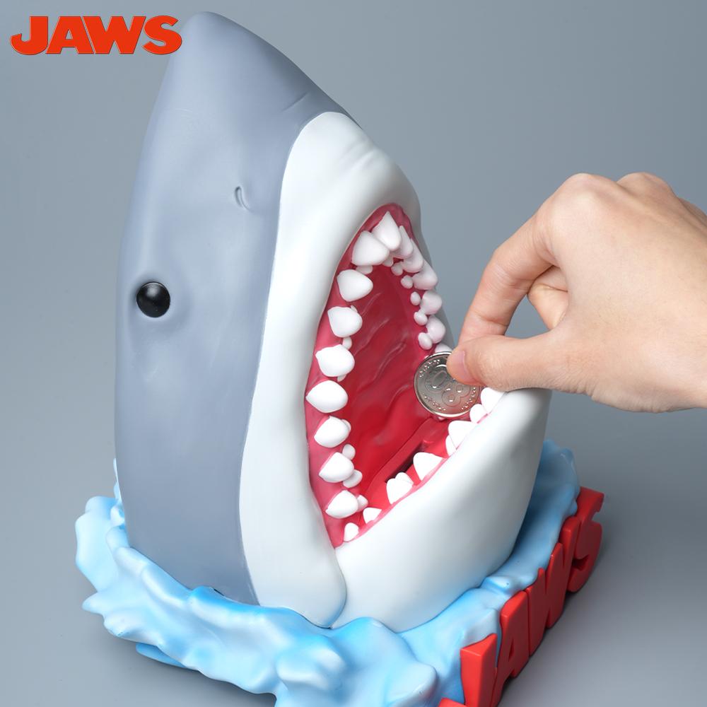 L-1PC JAWS Movie Shark Money Bank Officially Licensed PVC Coin Bank Limited Edition Horror Film Collectible Desktop Display Ornament Classic Movie Memorabilia Fun Home Decor MN-76249 L-1PC JAWS Movie Shark Money Bank Officially Licensed PVC Coin Bank Limited Edition Horror Film Collectible Desktop Display Ornament Classic Movie Memorabilia Fun Home Decor MN-76249