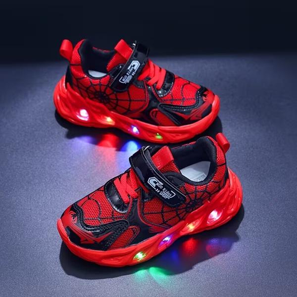 Spider Pattern LED Children's Sports Shoes, Nighttime Illumination, Stylish and Attention-Grabbing, Breathable and Non-Slip Athletic Shoes, Suitable for All Seasons, Ideal for Boys and Girls Aged 1-6