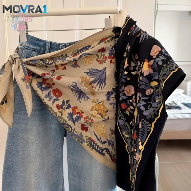 MOVRA1 Boho Floral Print Triangle Scarf, Versatile Bandana Neck, Waist & Layering, Retro Decorative Scarf Daily Outfits