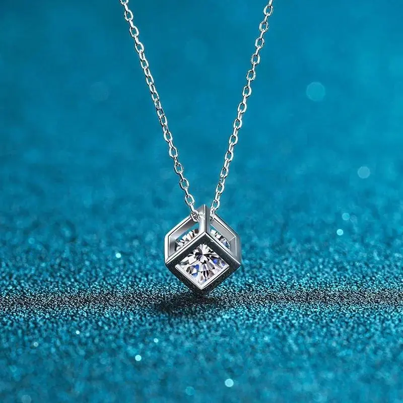 Silver 0.5-1 Carat Square Moissanite Pendant Necklace Excellent Cut Diamond Test Passed D Color High Clarity Moissanite Chain