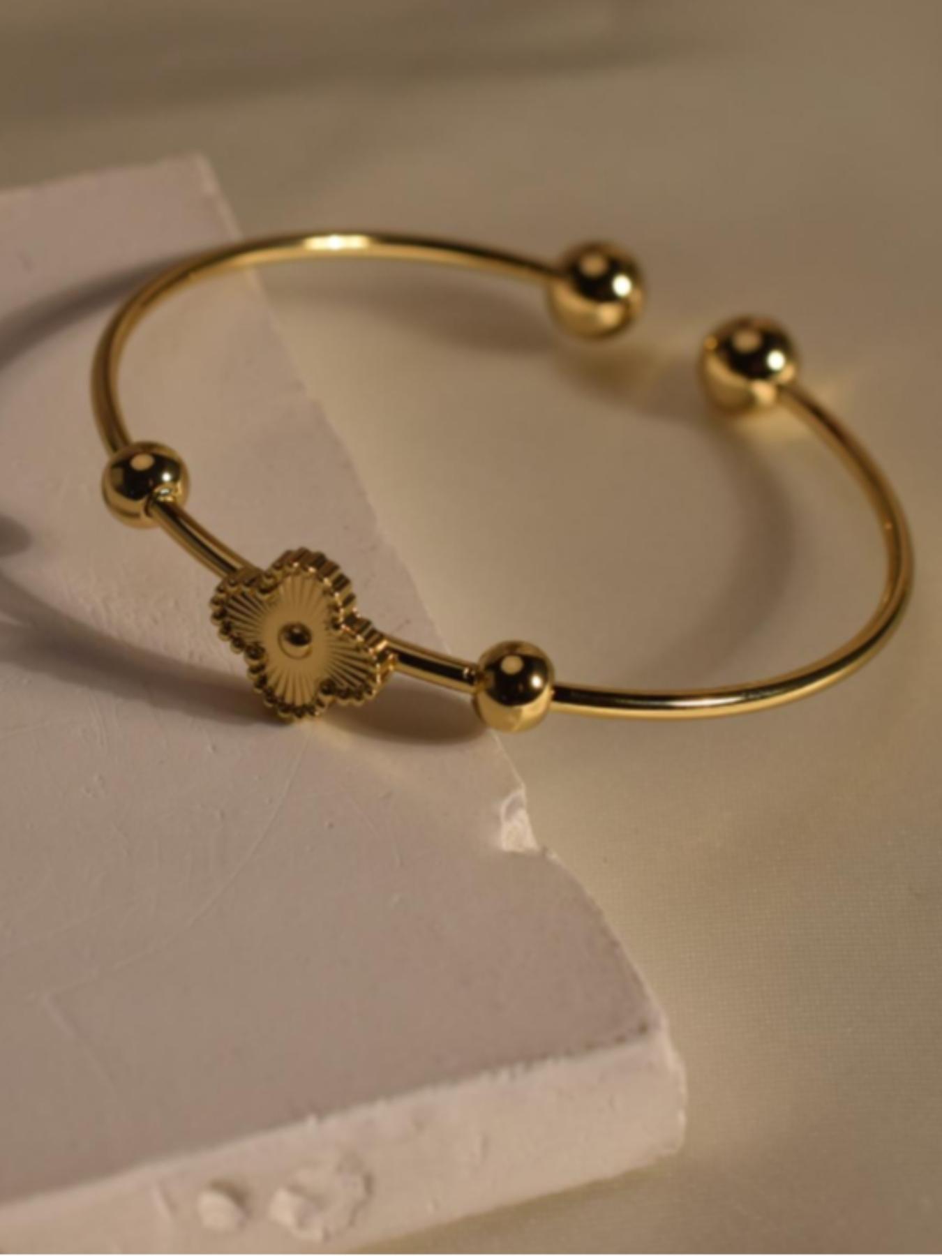 Luxury Clover Bracelet, Unique Court Style Korean Four-Leaf Clover Stainless Steel Open Bracelet, Perfect for Daily Wear, Women's Fashion Accessory