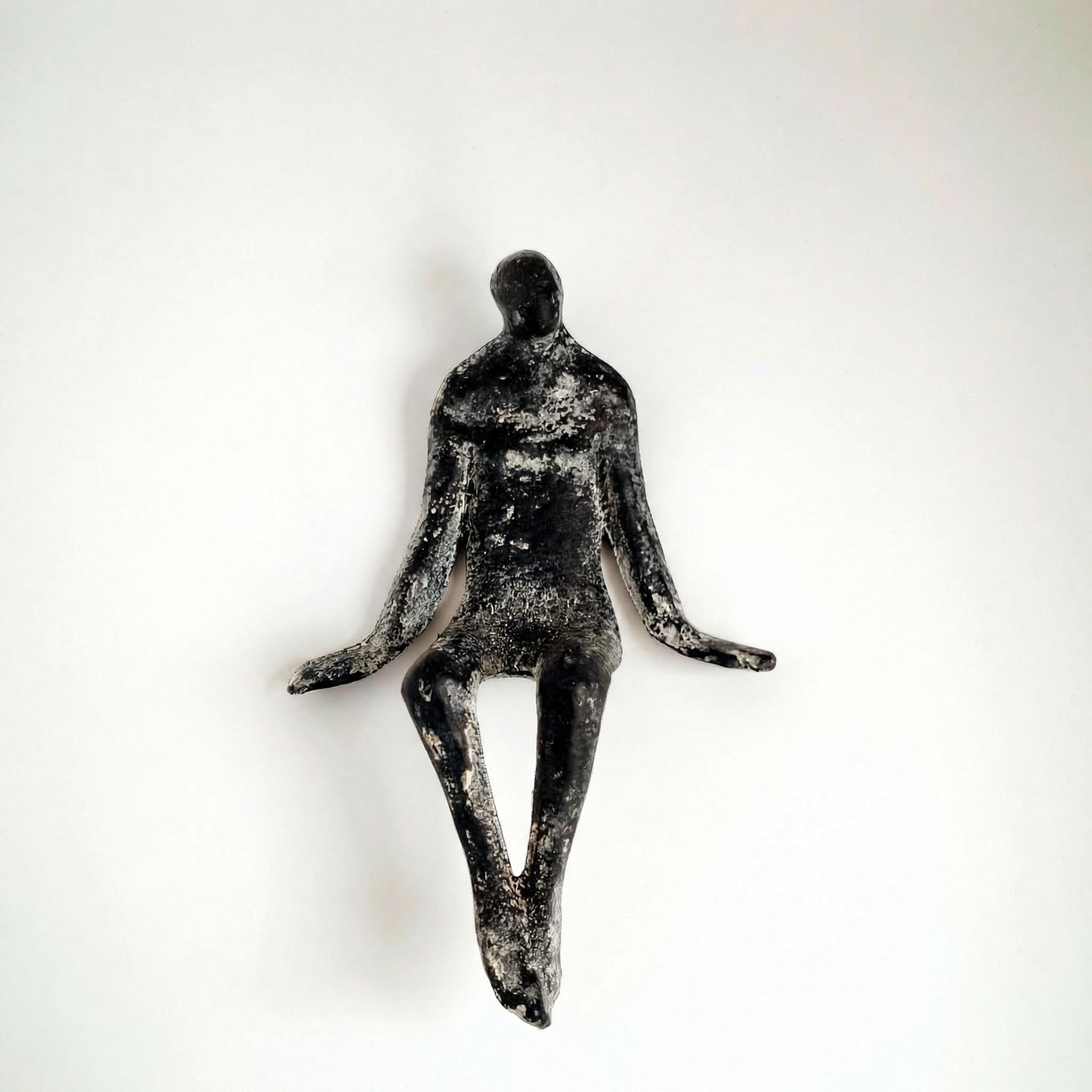 1pc Cast Iron Vintage Seated Human Statue Ornament, Home Desktop Decor, Counter, Window Shelf, Bar, Bookshelf Decoration