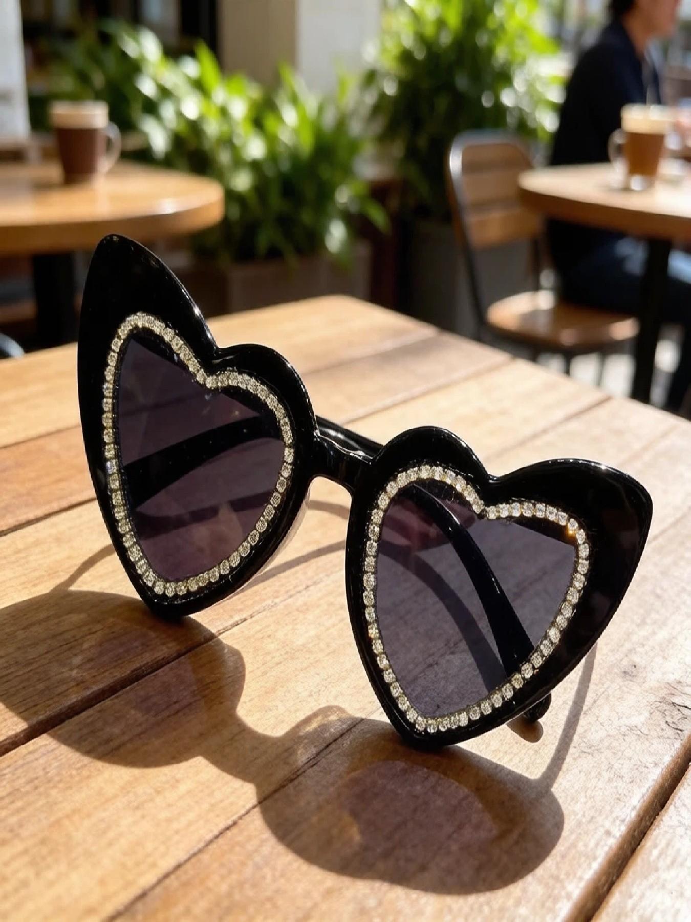 Rhinestone Heart Sunglasses, Perfect for Photoshoots, Dates, Music Festivals, Beach Vacations, Birthday Parties, Daily Wear