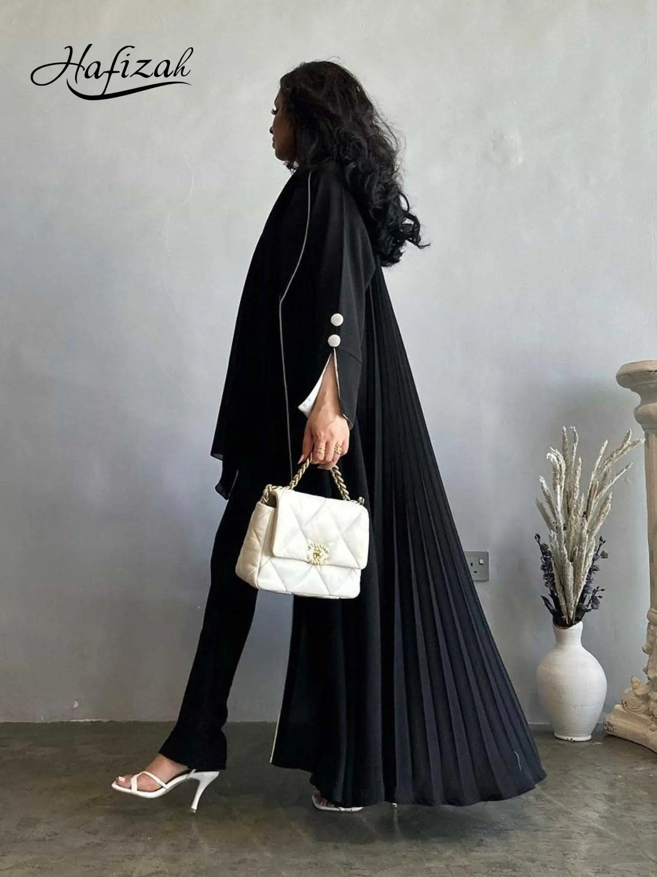 Women's Trimmed Abaya Robe, Pleated Back, Dual Button Slit Sleeves, Loose Fit Muslim Long Coat, All Seasons, Islamic Abaya Dress