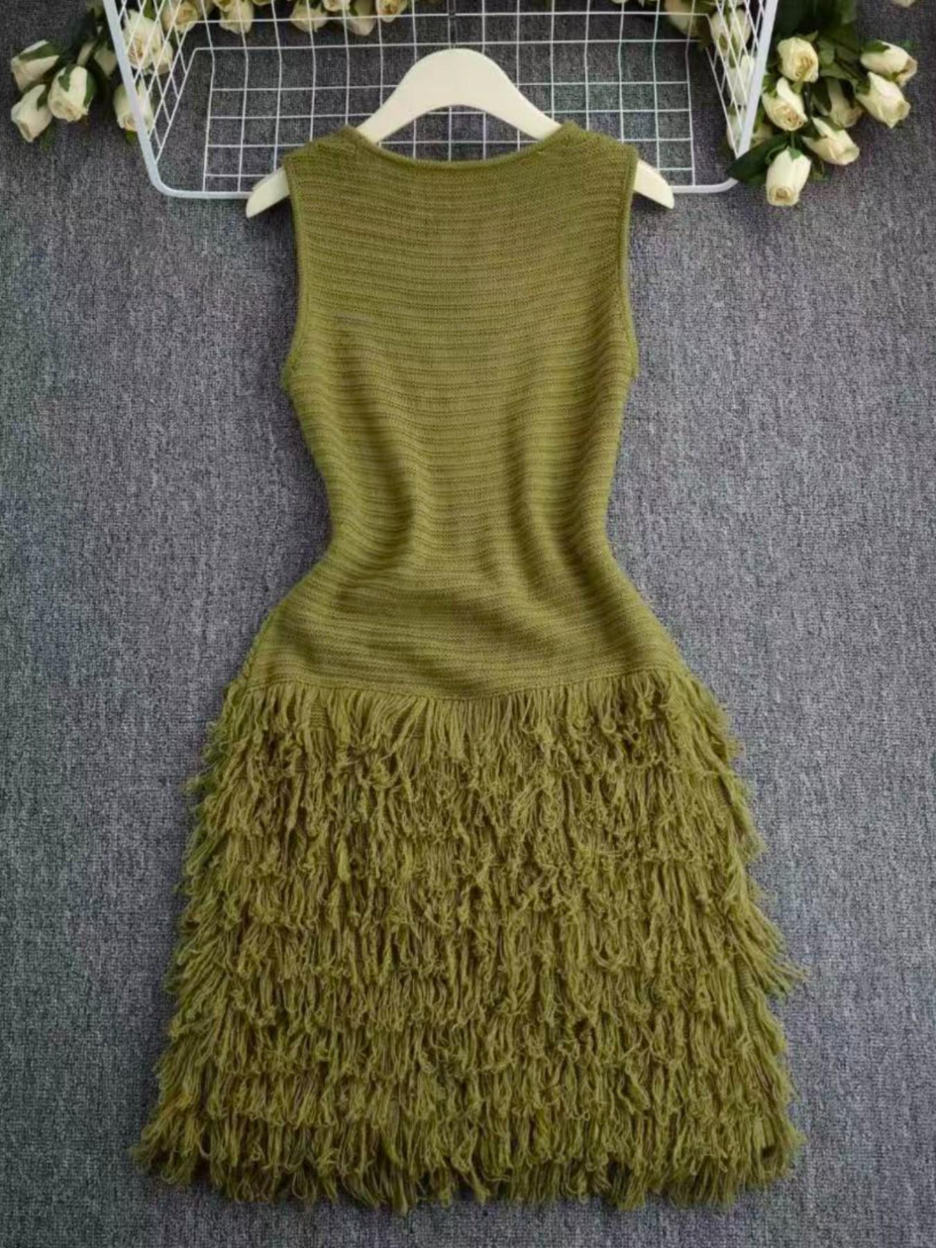 Elegant Sleeveless Knit Dress for Women, Summer Casual Flowy Hem with Fringe Trim, Stylish and Slimming Design, Perfect for Vacation Wear